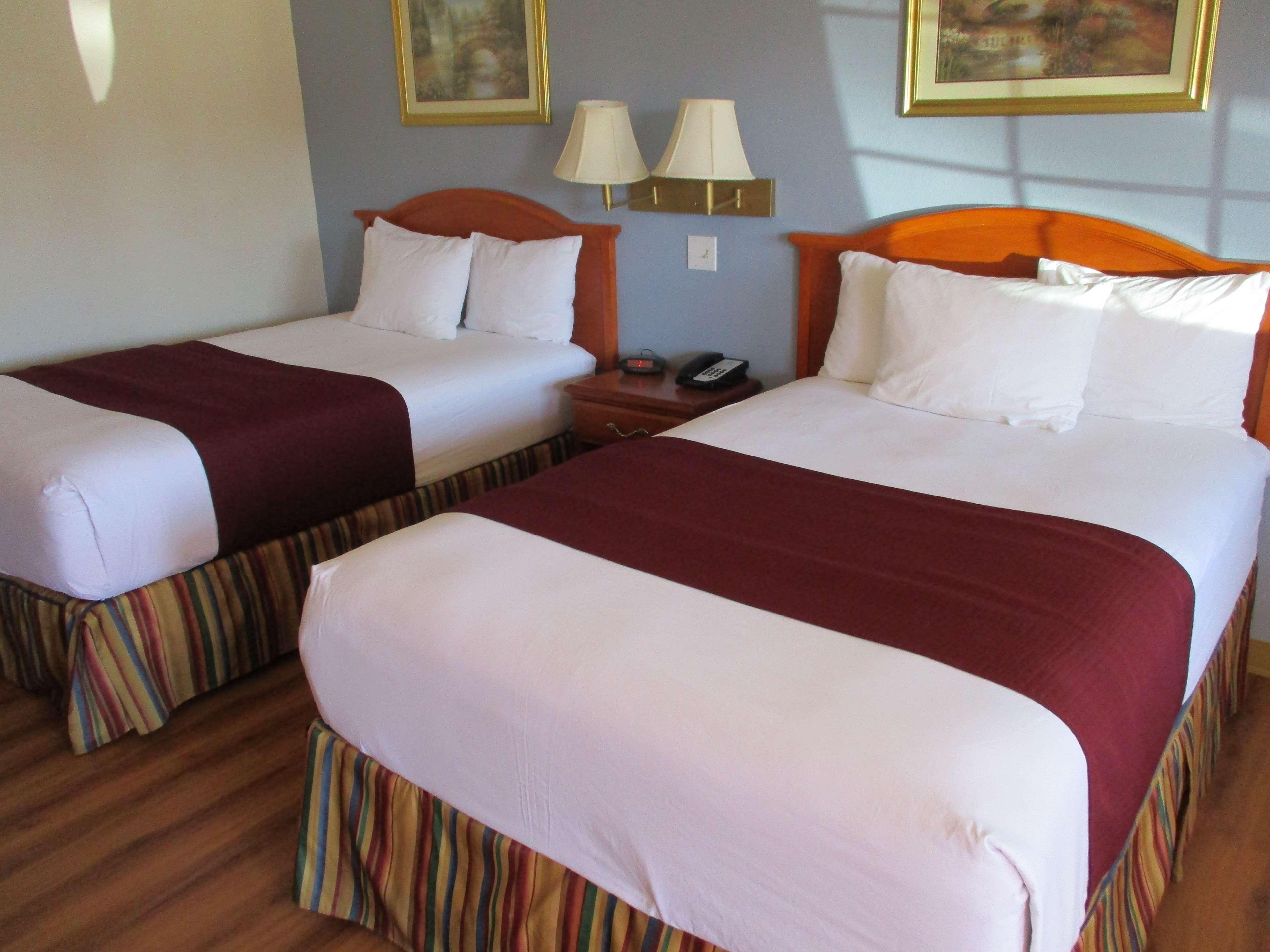 Best Western Palestine Inn Екстериор снимка