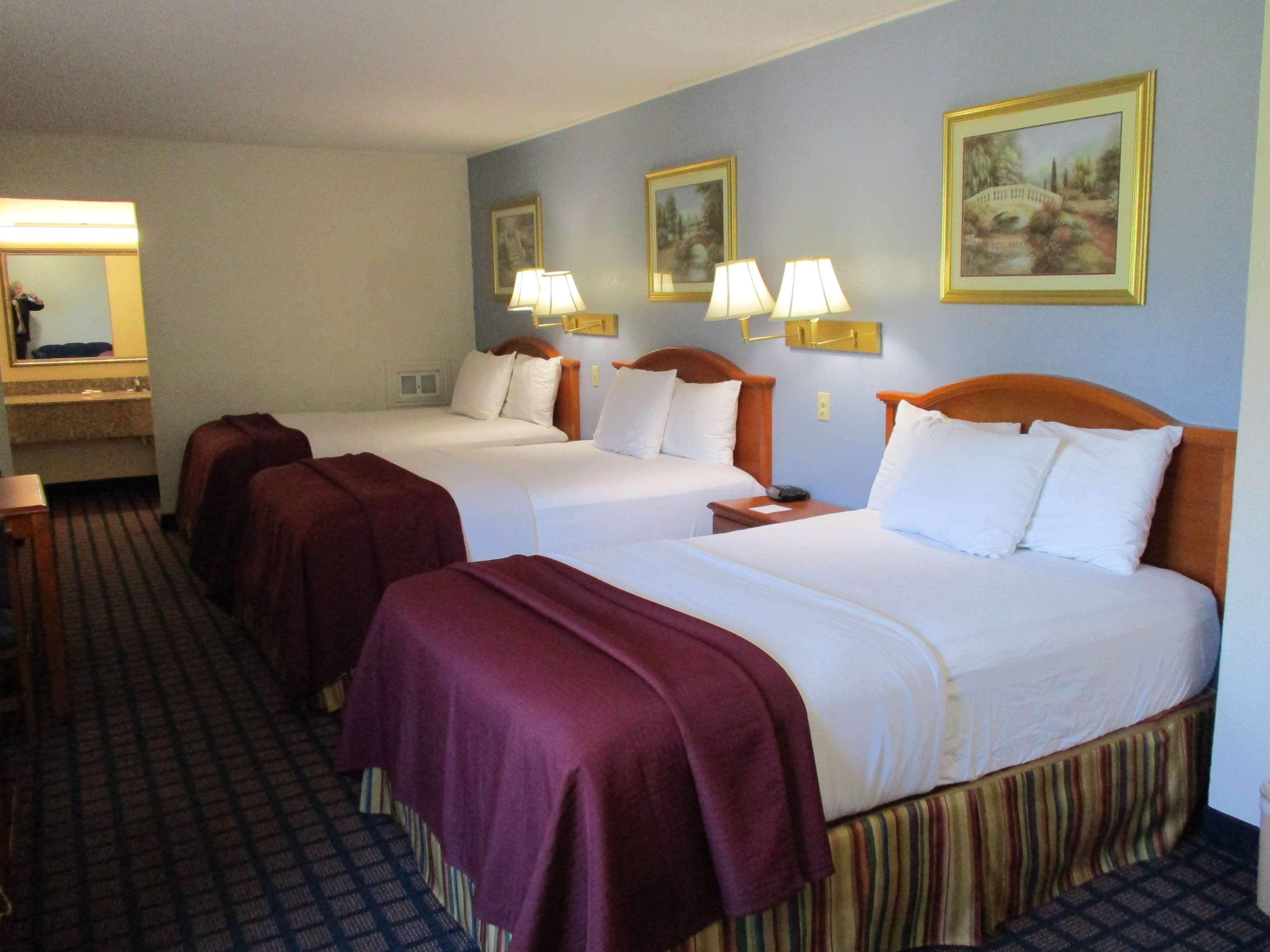 Best Western Palestine Inn Екстериор снимка