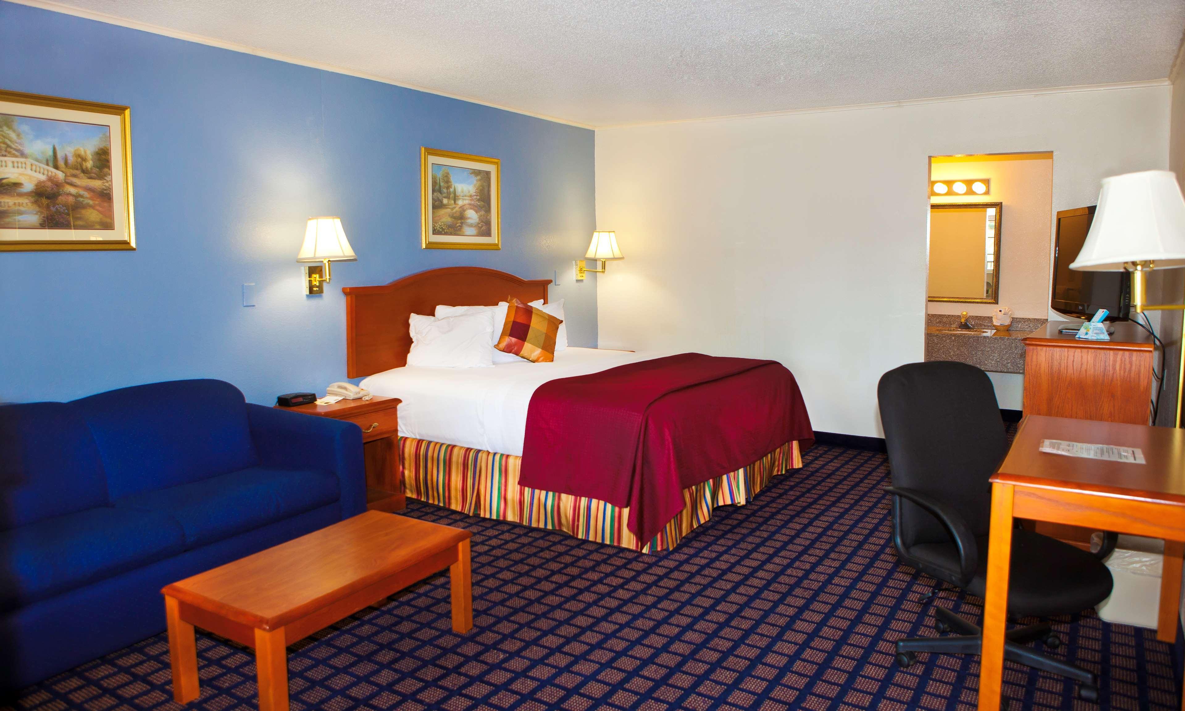 Best Western Palestine Inn Екстериор снимка