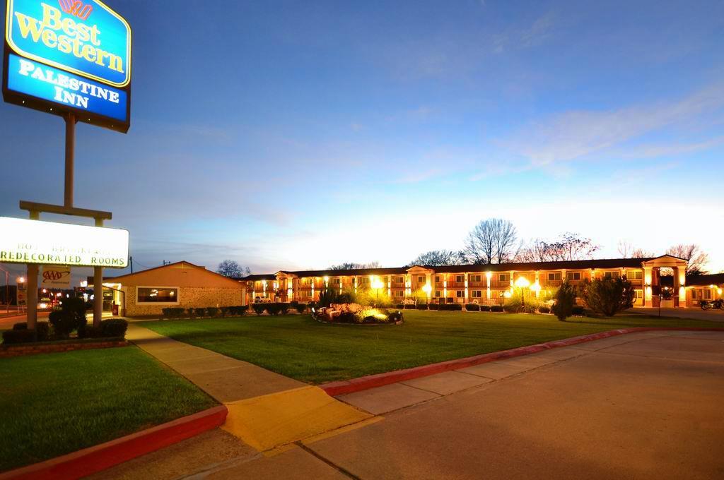 Best Western Palestine Inn Екстериор снимка
