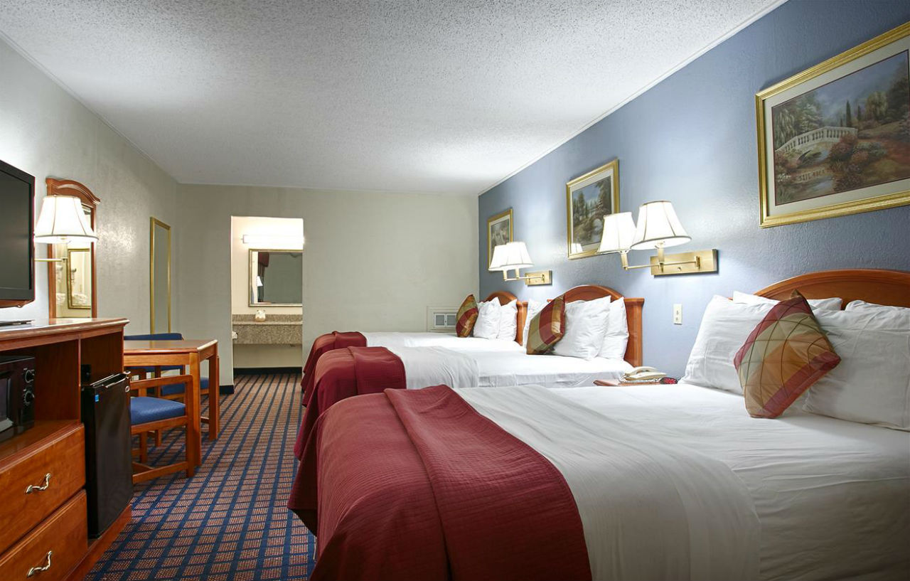 Best Western Palestine Inn Екстериор снимка